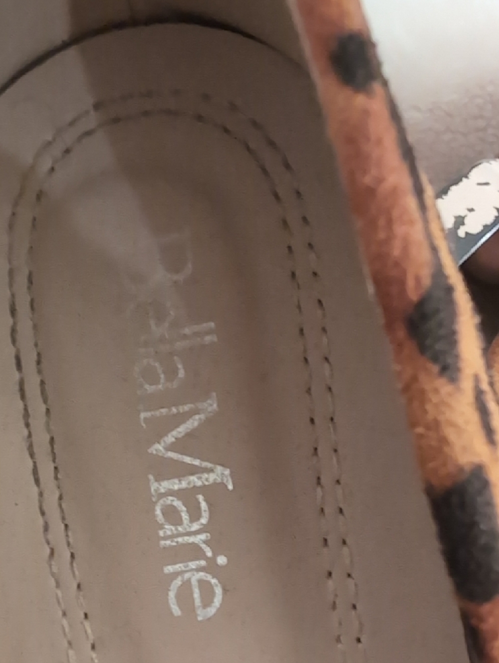 Leopard Print Pointed Toe Flats - Women's Size 7 - Picture 2 of 11